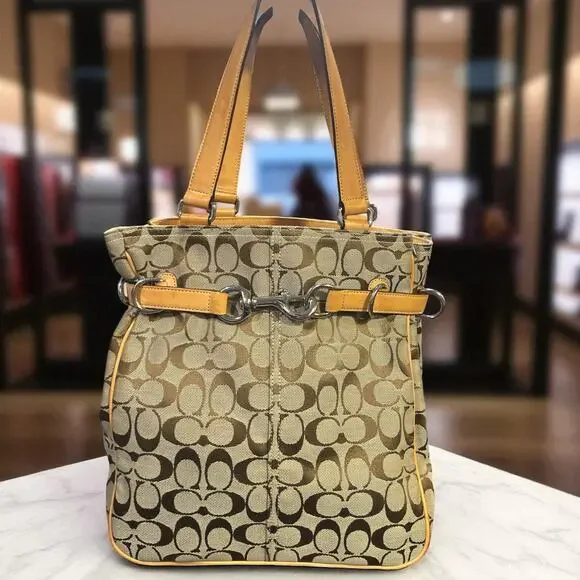 バッグ COACH Bleeker Legacy Signature bag soho COACH® | Vintage Soho Bleeker Bag